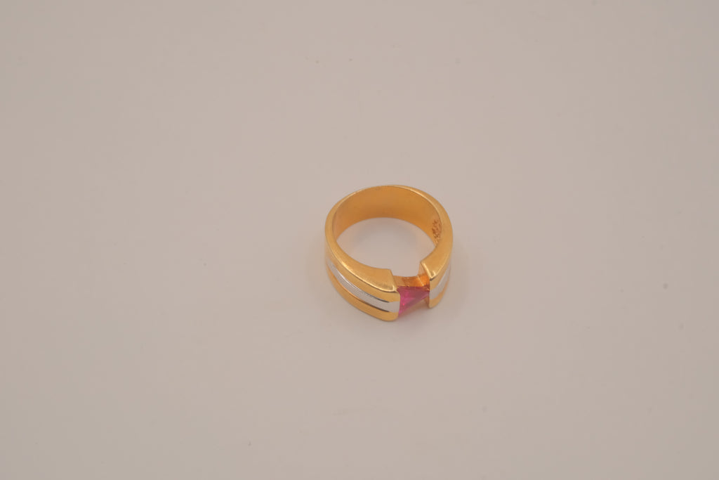 Two-tone gold bypass band&nbsp;