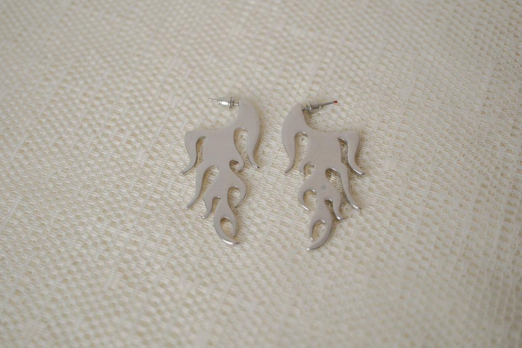 Flame dangle drop earrings