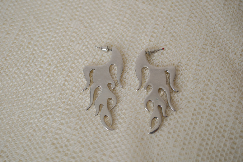 Flame dangle drop earrings