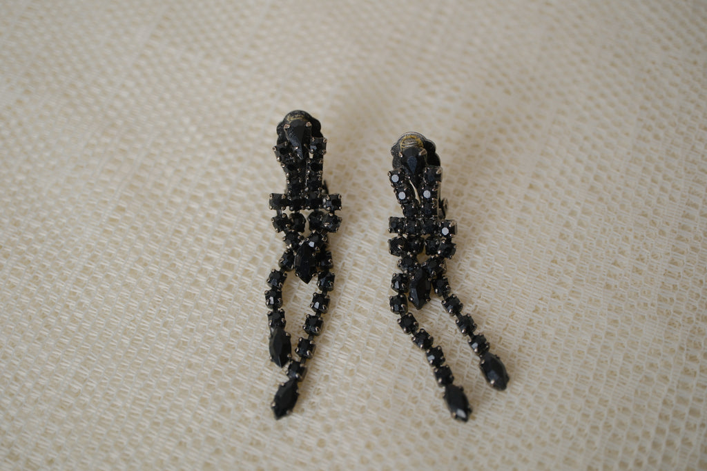 Black rhinestones dangle clip-on earrings