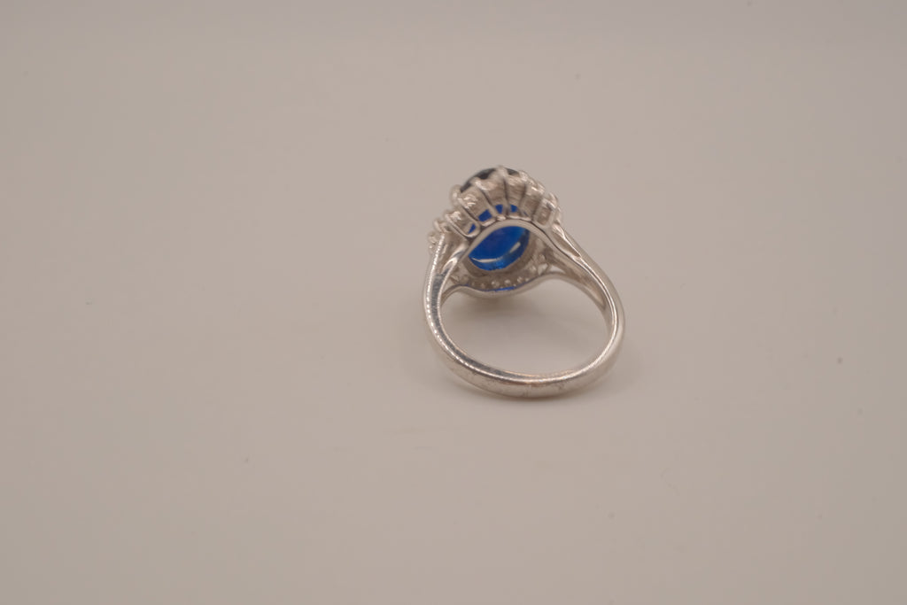 Vintage Avon "Majestic Princess" cocktail ring