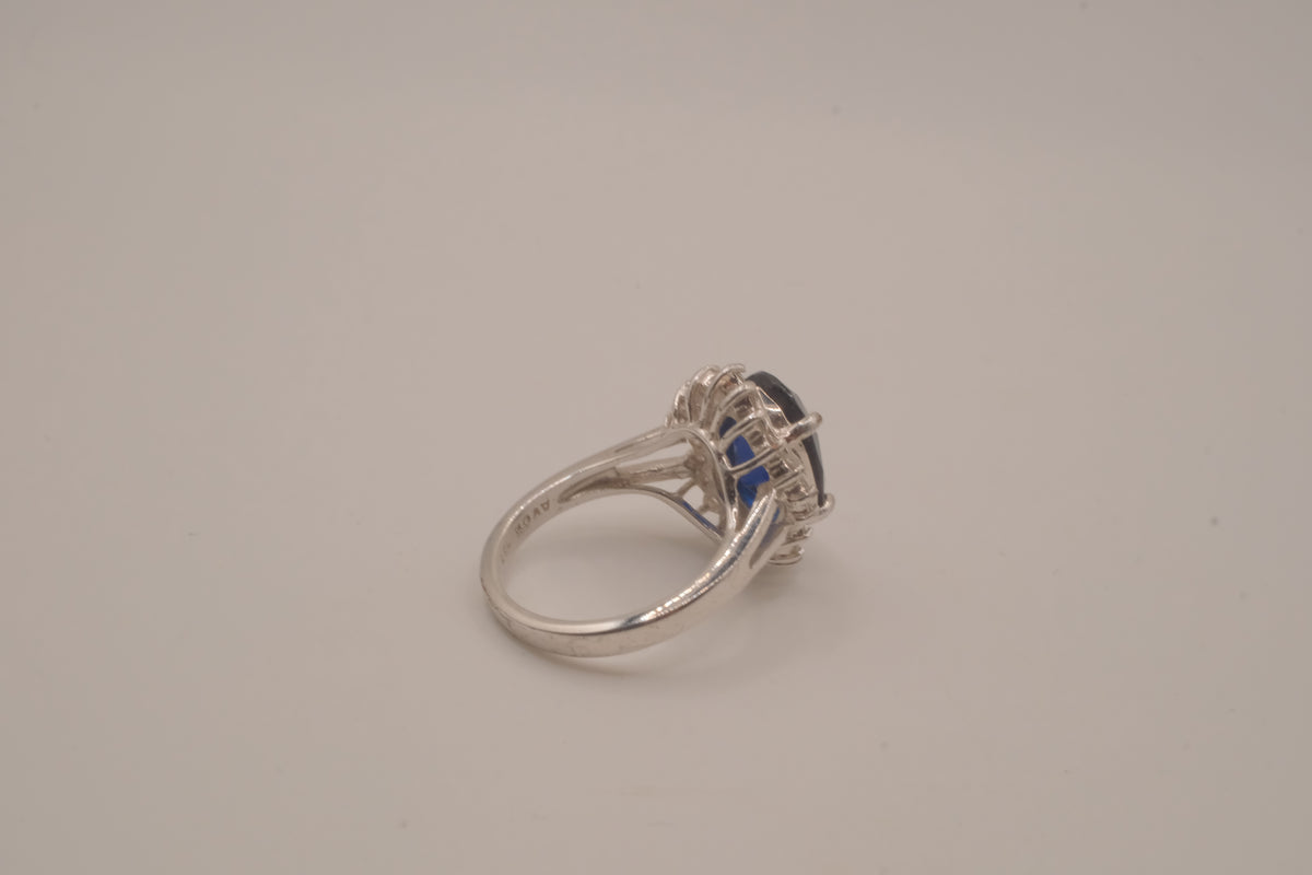 Vintage Avon "Majestic Princess" cocktail ring