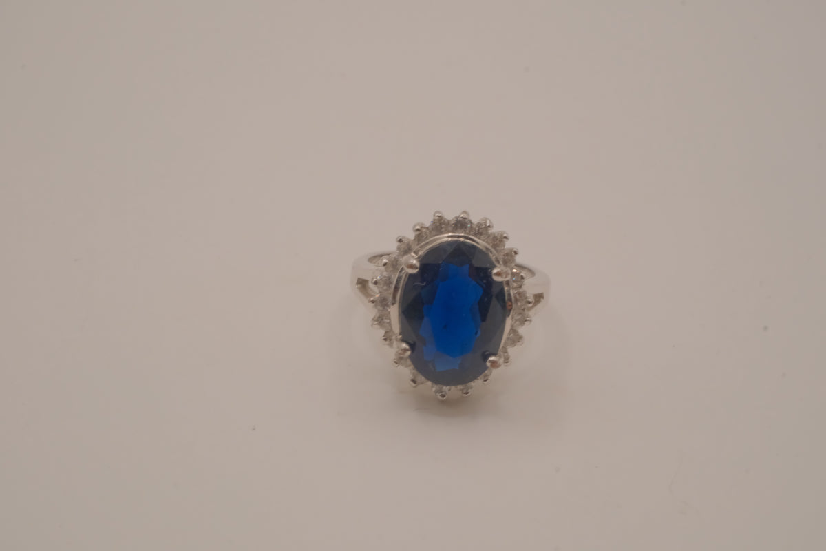Vintage Avon "Majestic Princess" cocktail ring