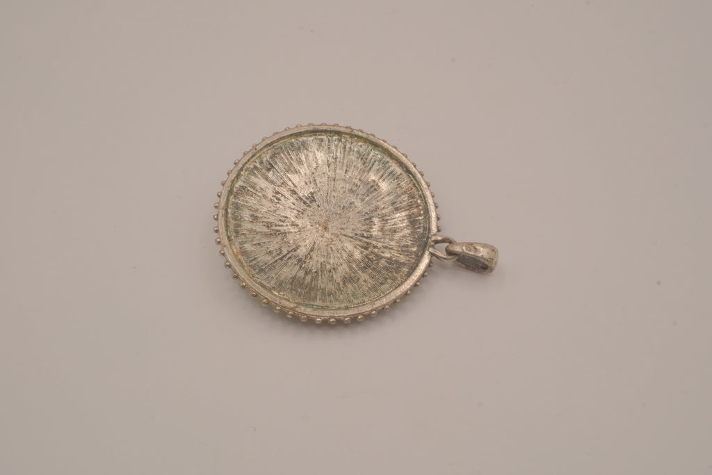 Vintage filigree medallion pendant&nbsp;