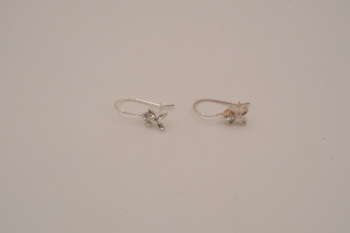 Vintage Avon dainty floral dangle earrings