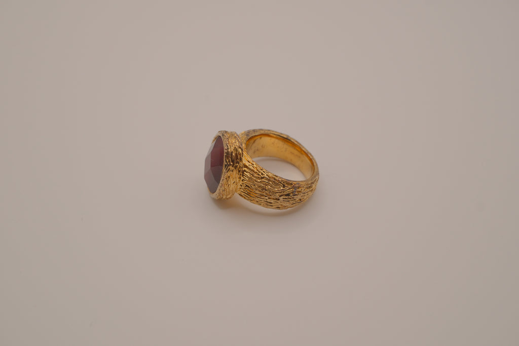 Vintage Oval-cut burgundy gemstone statement ring