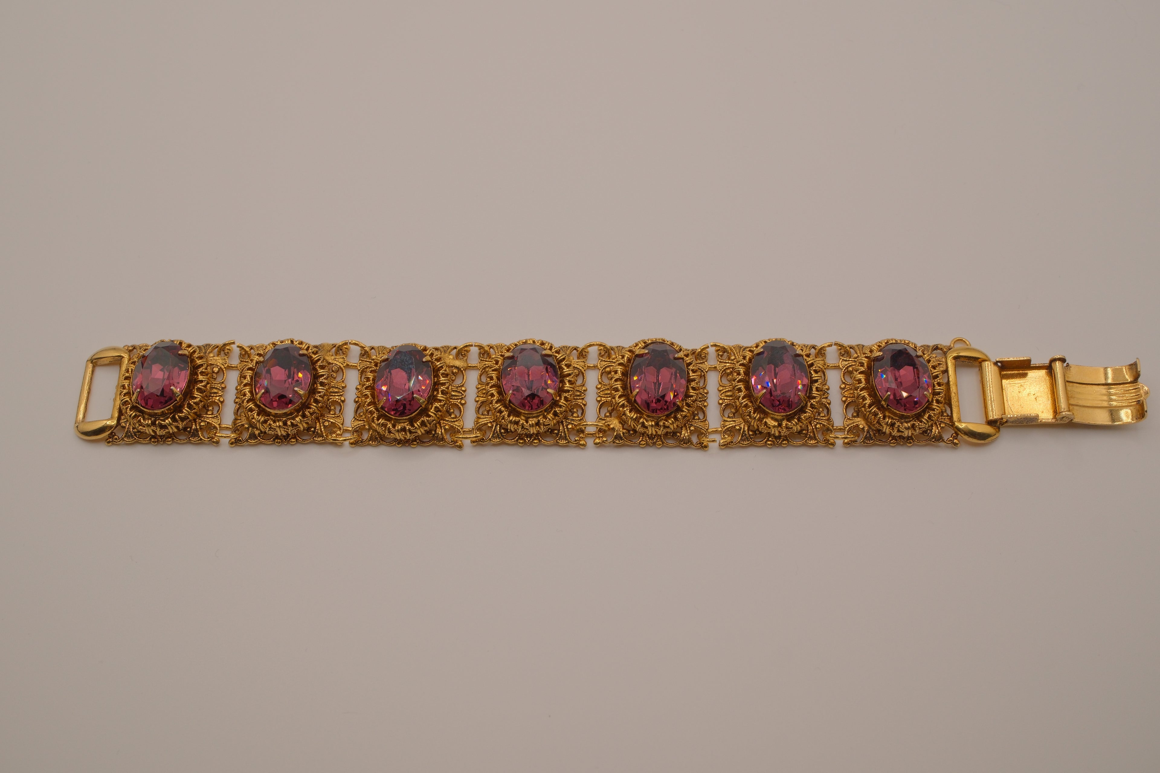 Vintage 1950s gold-tone Oval cut Purple stone panel bracelet