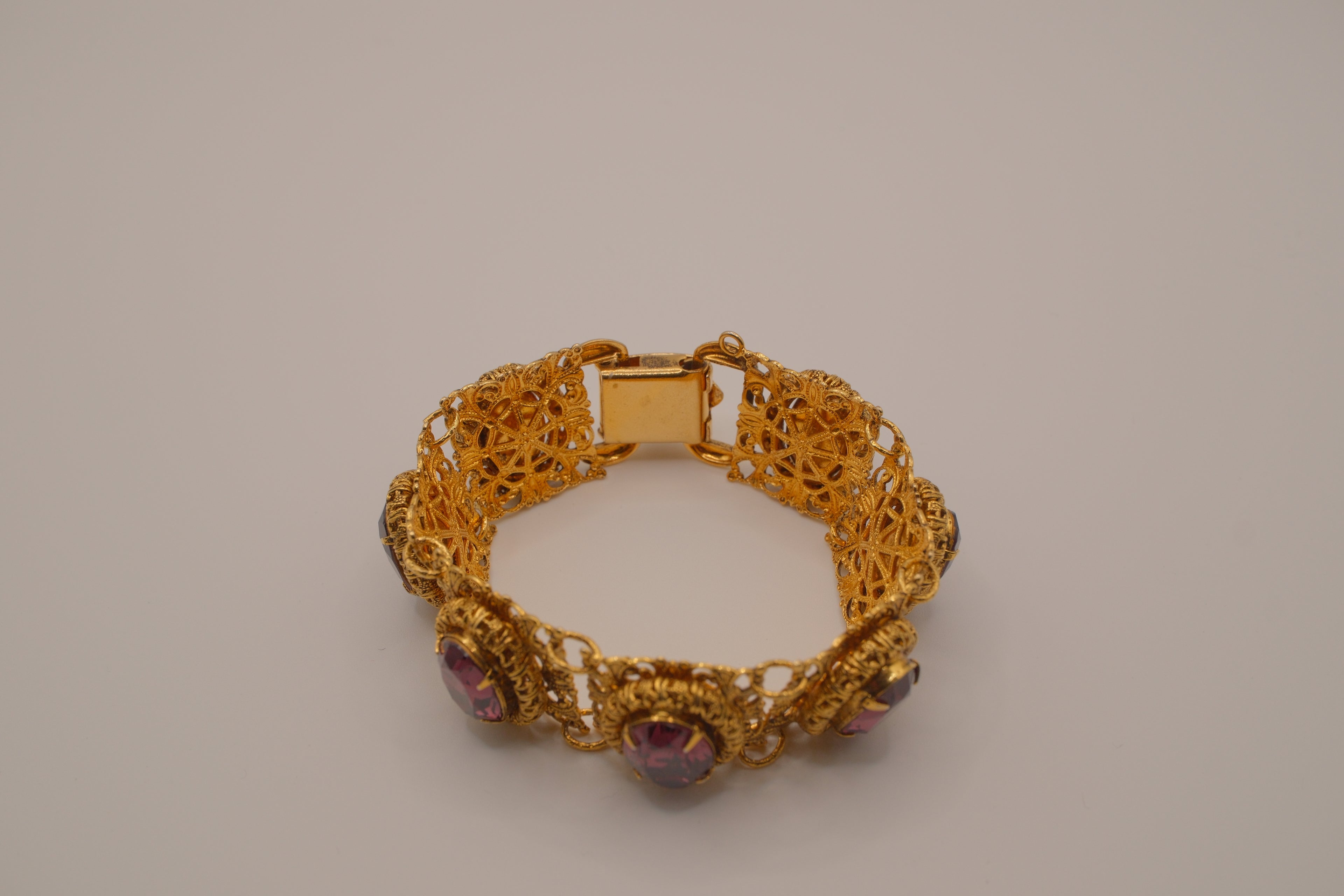 Vintage 1950s gold-tone Oval cut Purple stone panel bracelet