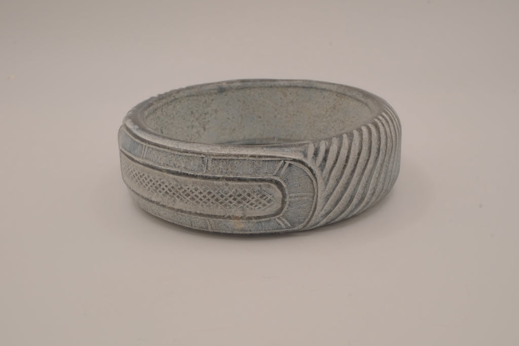 Ancient carved chlorite bangle bracelet