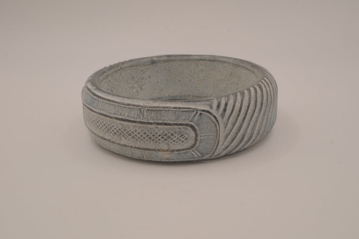 Ancient carved chlorite bangle bracelet