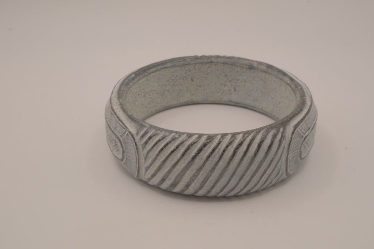Ancient carved chlorite bangle bracelet