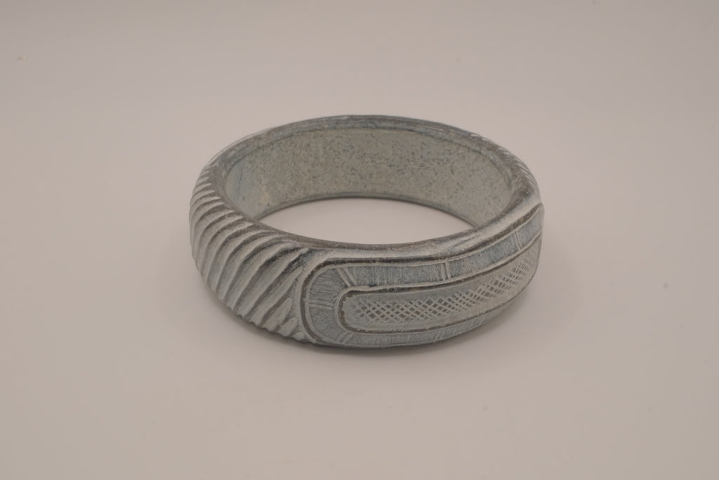 Ancient carved chlorite bangle bracelet