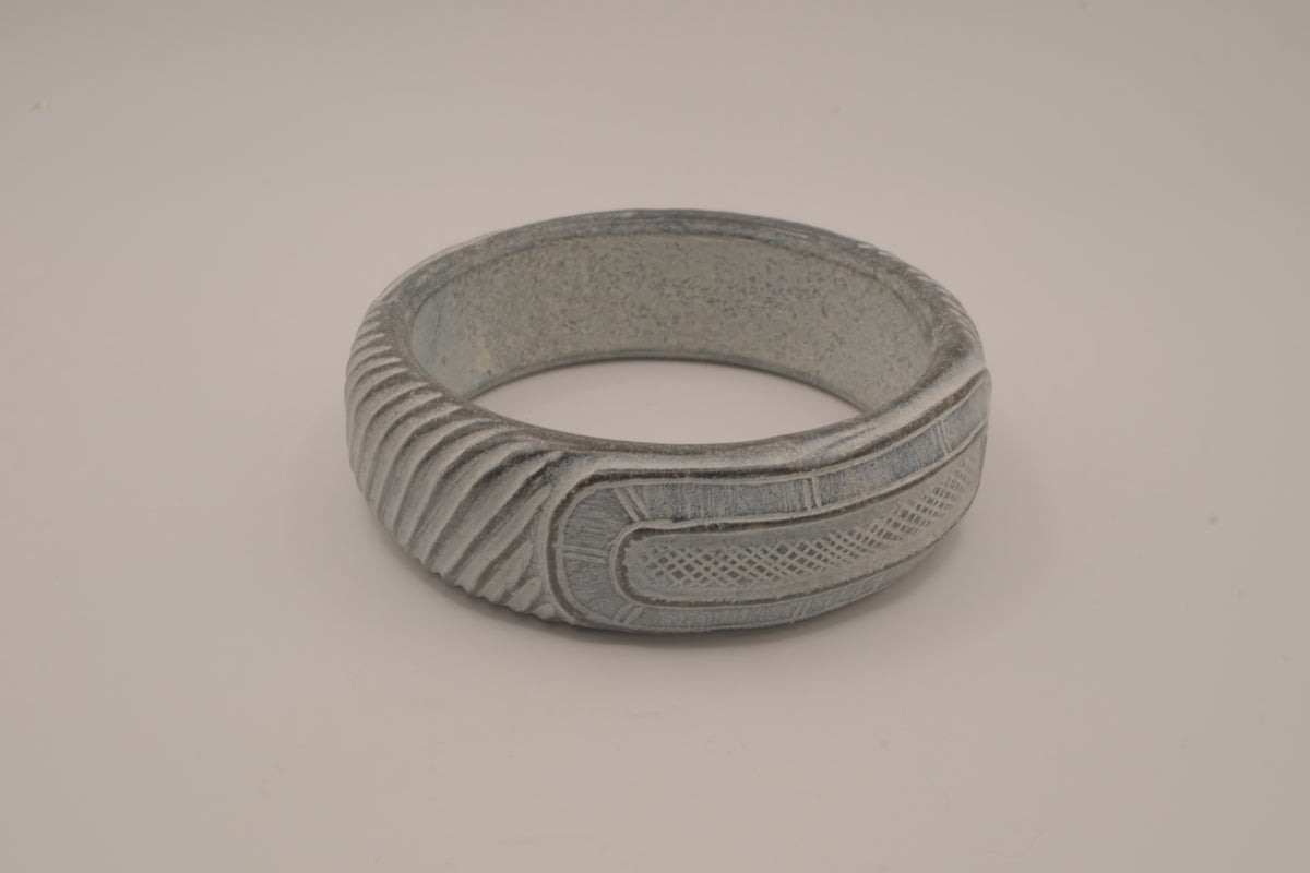 Ancient carved chlorite bangle bracelet