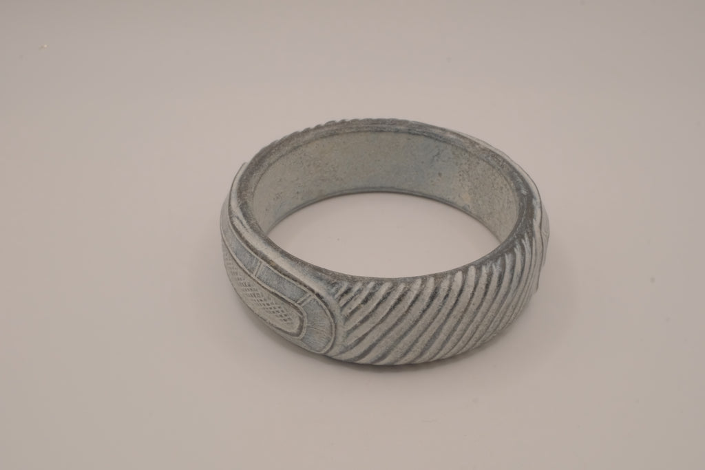 Ancient carved chlorite bangle bracelet