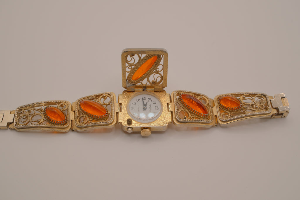 Vintage Chaika (Чайка) flip-top "peek-a-boo" bracelet watch