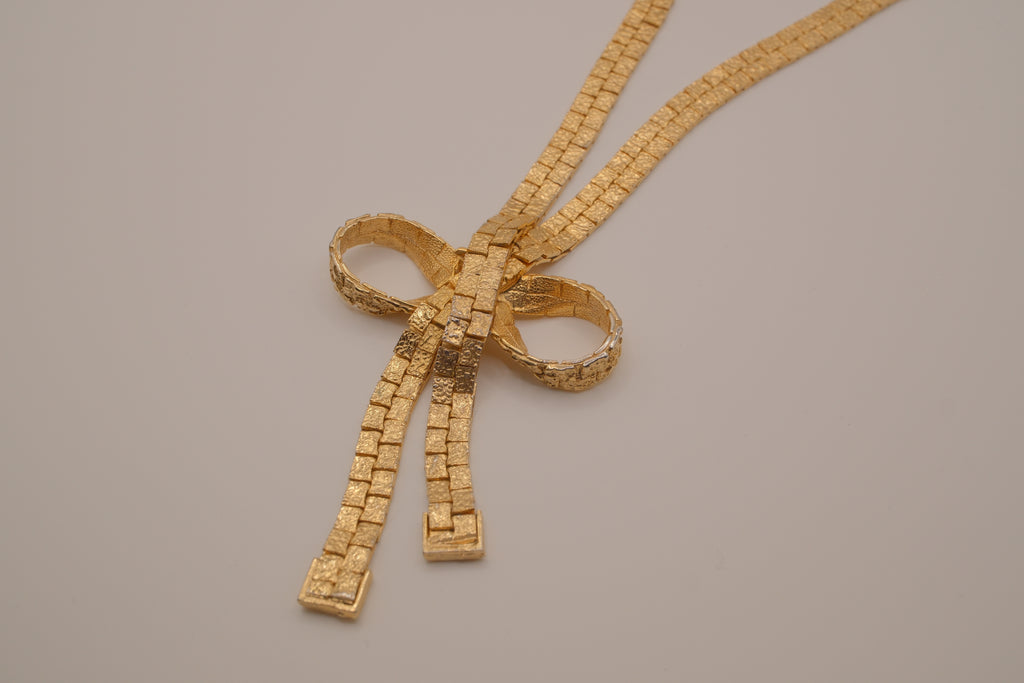 Vintage gold-tone bow necklace