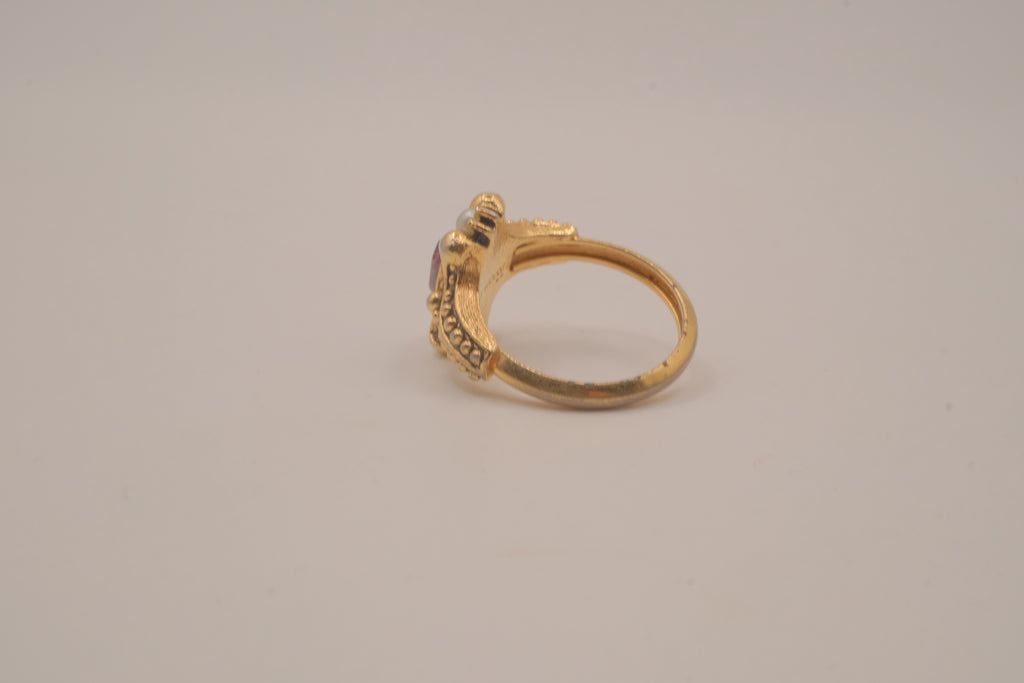 Vintage 1974 Avon "Queensbury" ring