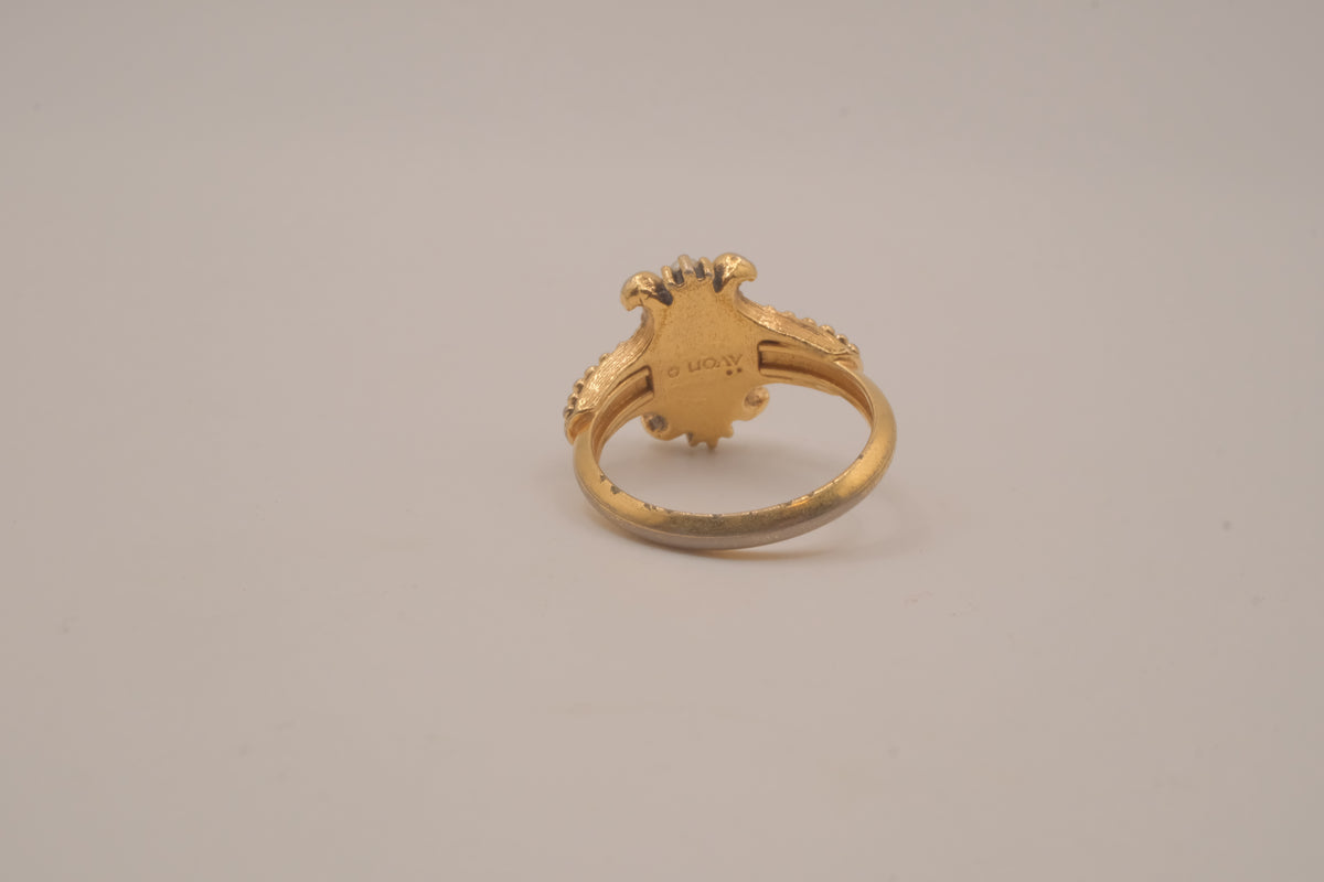 Vintage 1974 Avon "Queensbury" ring