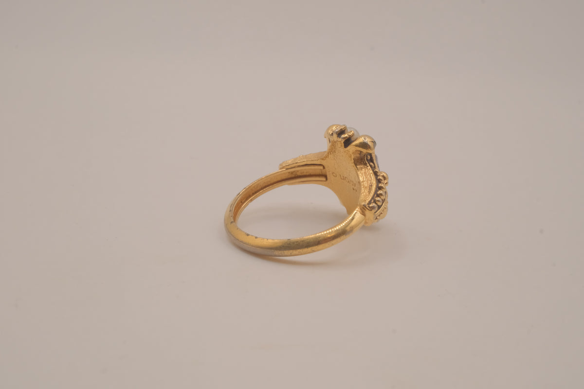 Vintage 1974 Avon "Queensbury" ring