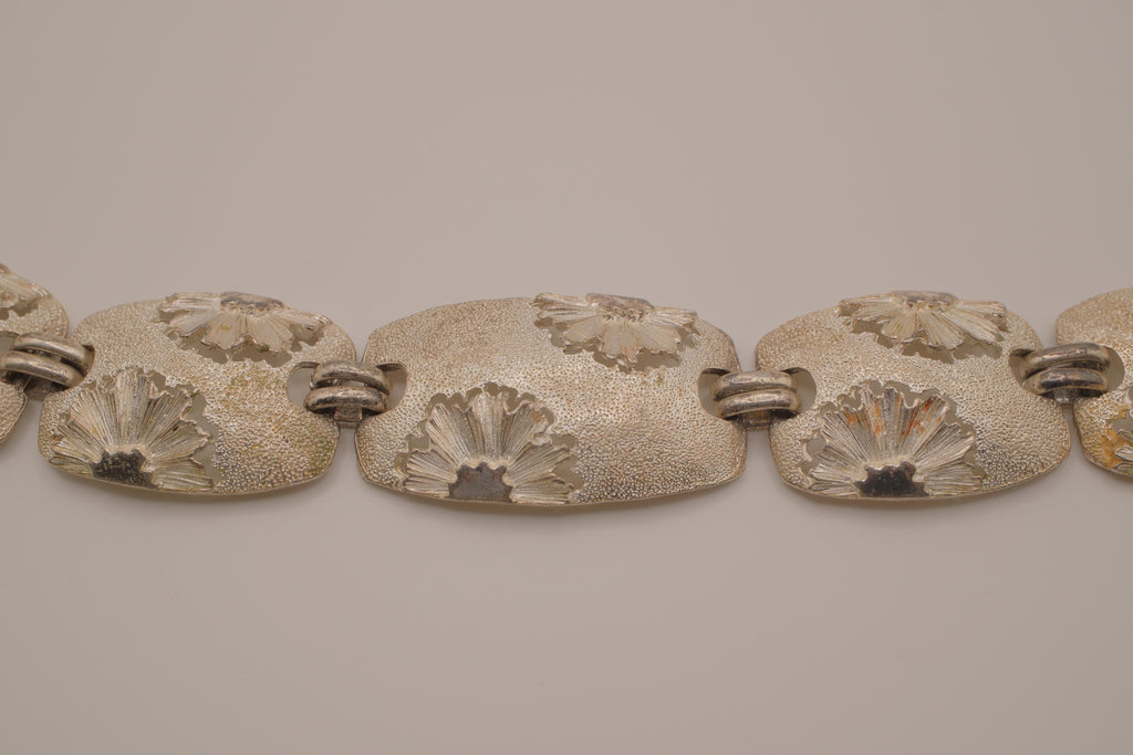 Vintage silver-tone flower panel link bracelet