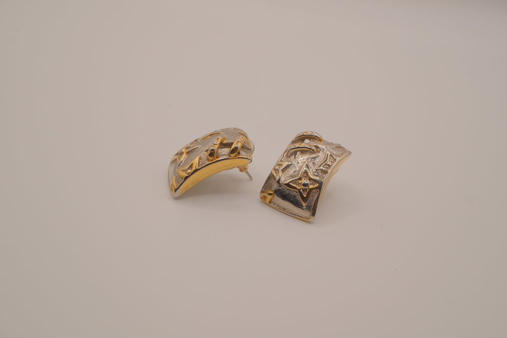 Vintage two-tone brutalist-style earring