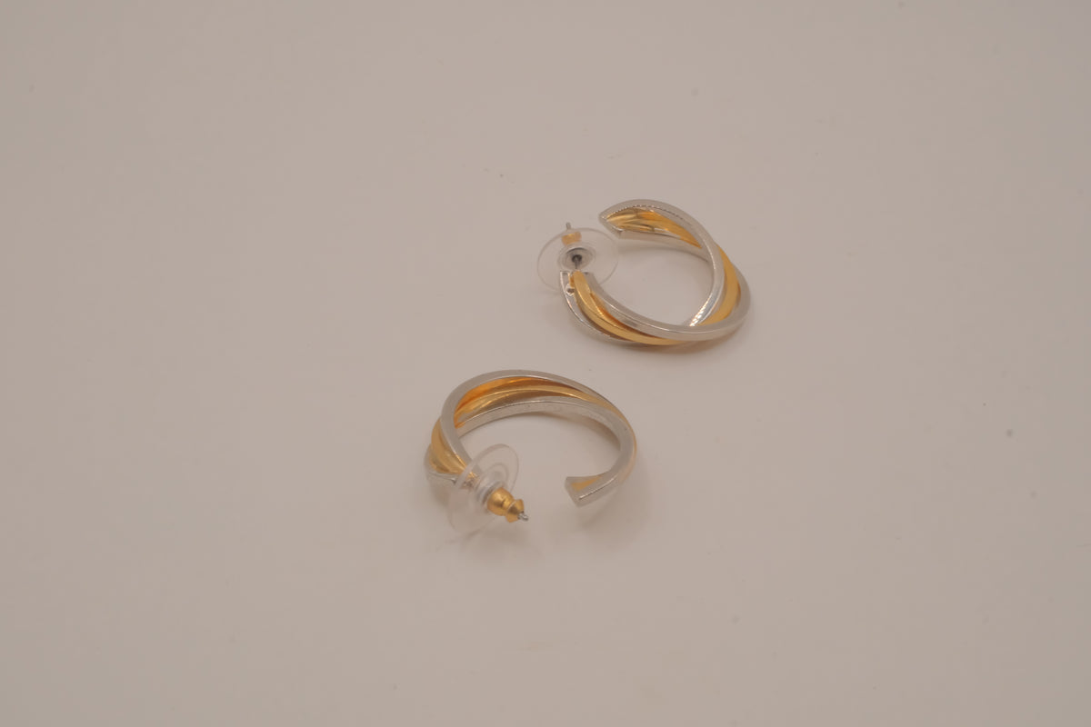 Two-tone twisted hoop earring