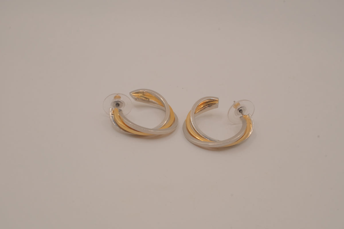 Two-tone twisted hoop earring