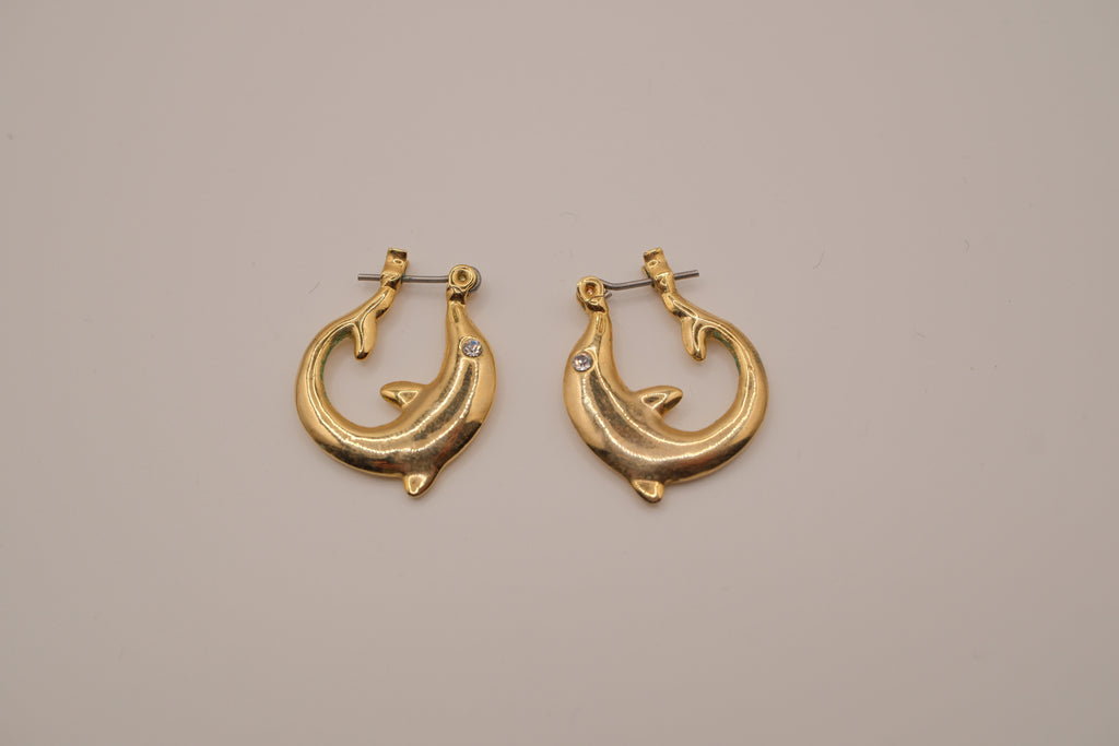 Vintage yellow gold dolphin hoop earring