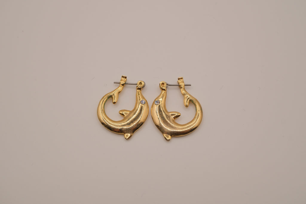 Vintage yellow gold dolphin hoop earring