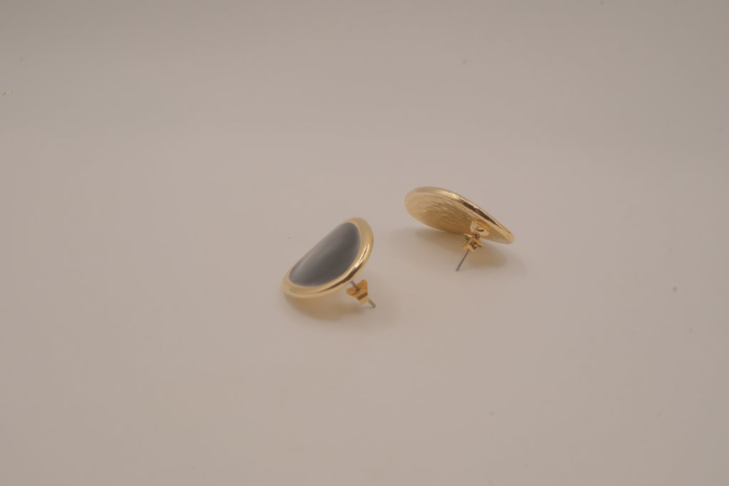 Vintage oval cabochon stud earrings