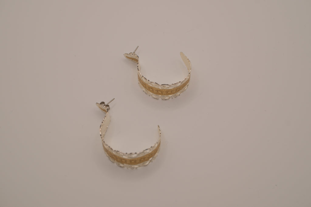 Two-tone filigree open hoop earrings