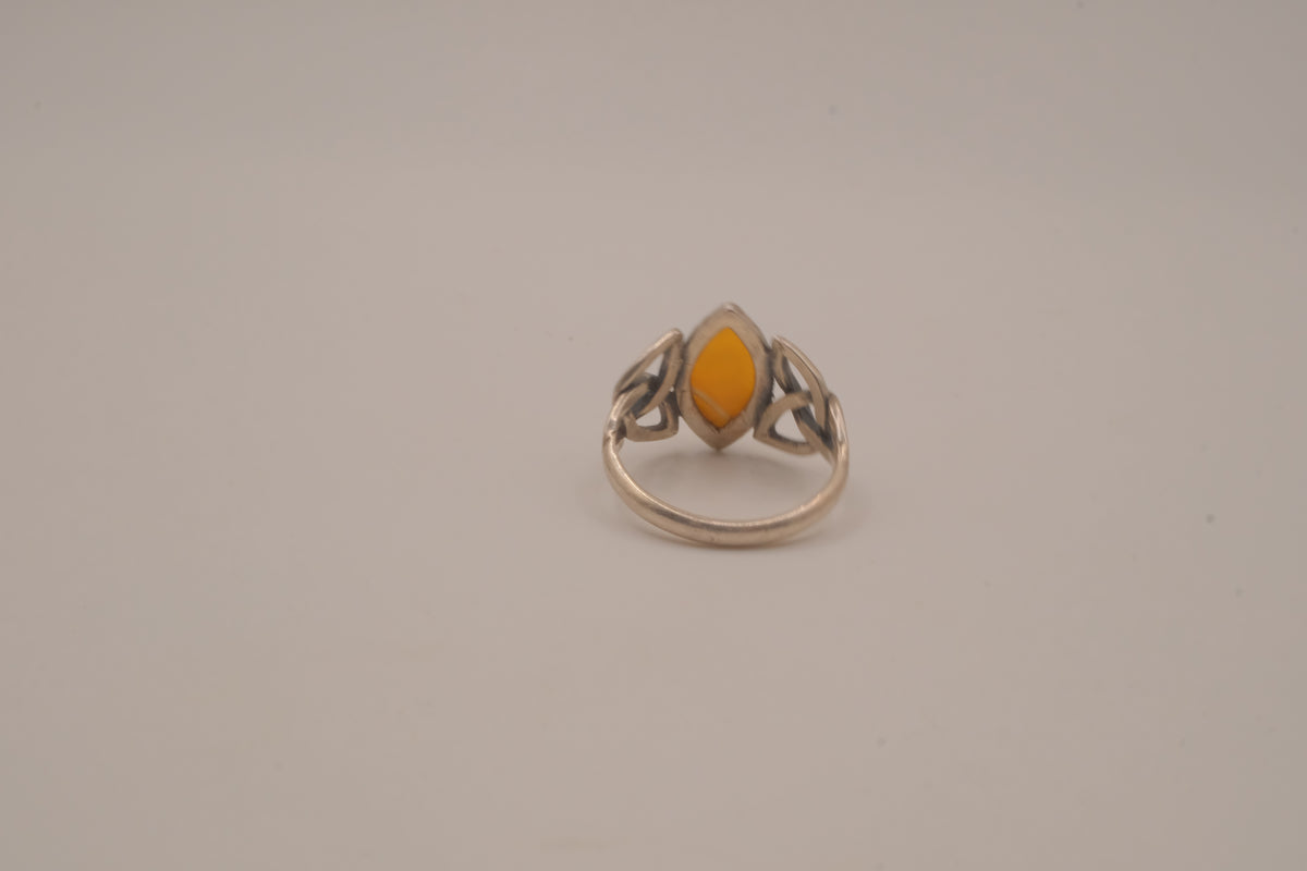 Vintage Sterling silver Celtic Butterscotch Amber ring