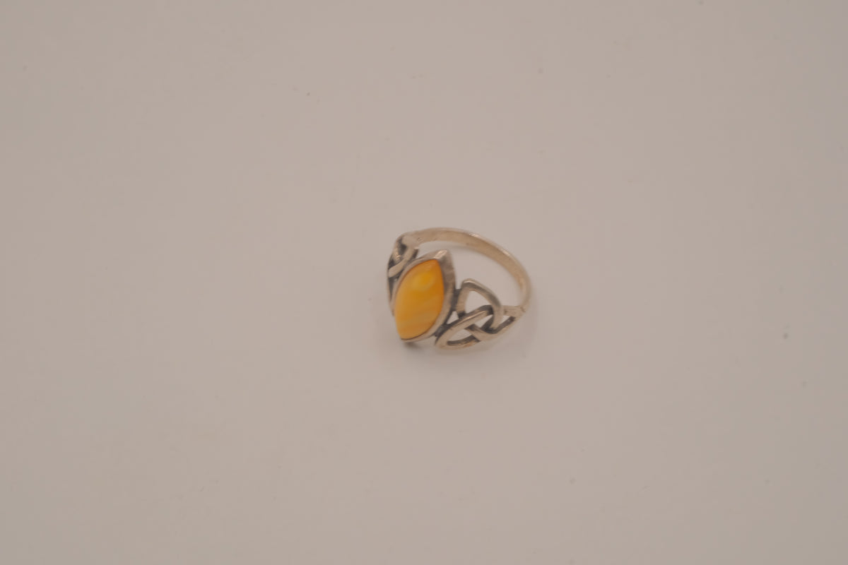 Vintage Sterling silver Celtic Butterscotch Amber ring