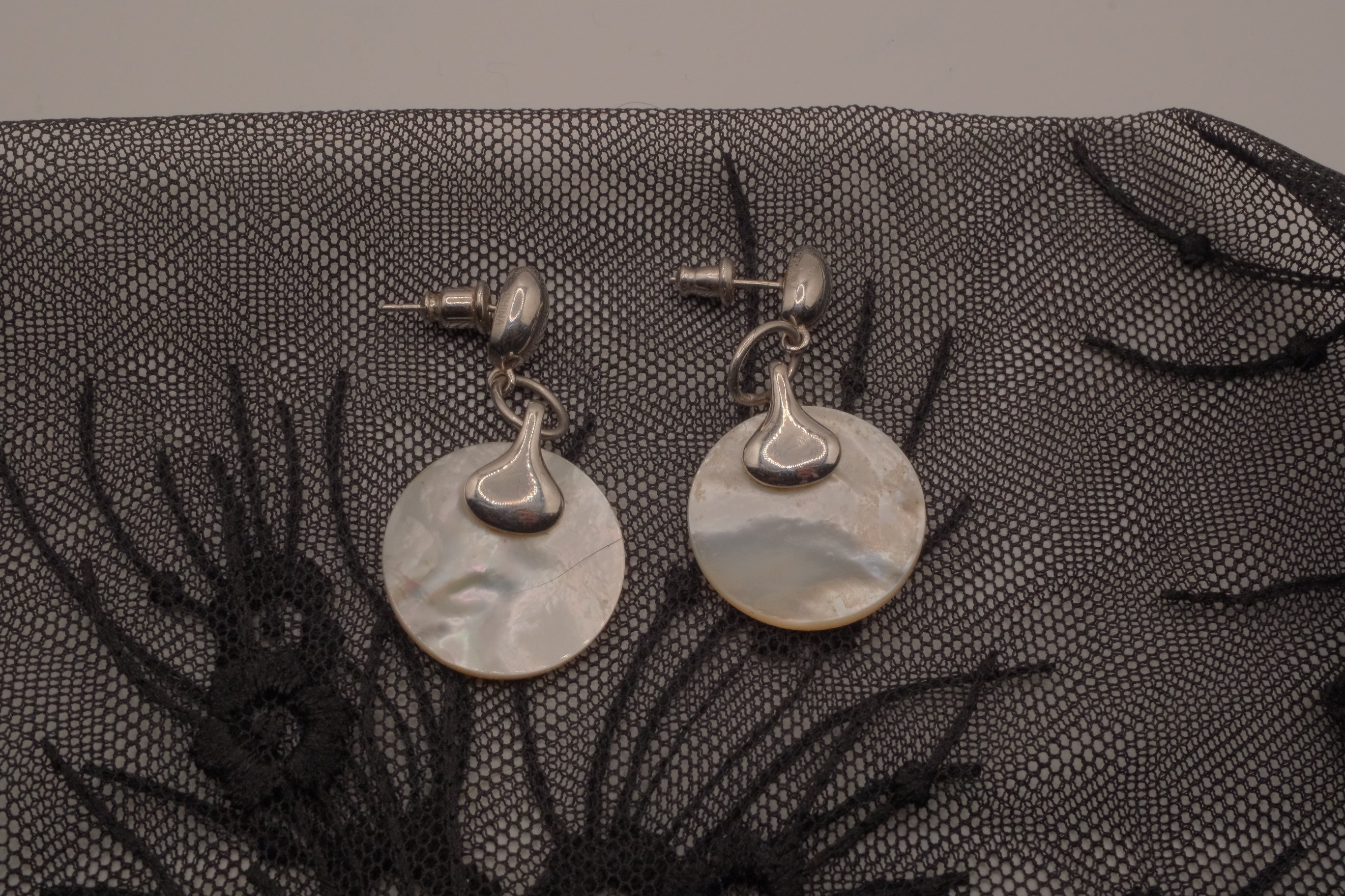 Vintage sterling silver mother of pearl dangle earrings