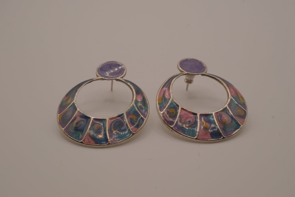 Cloisonné swirl design hoop drop earring