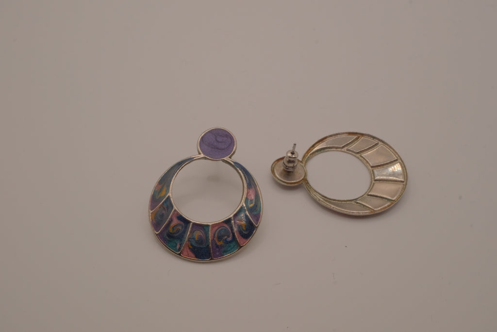 Cloisonné swirl design hoop drop earring