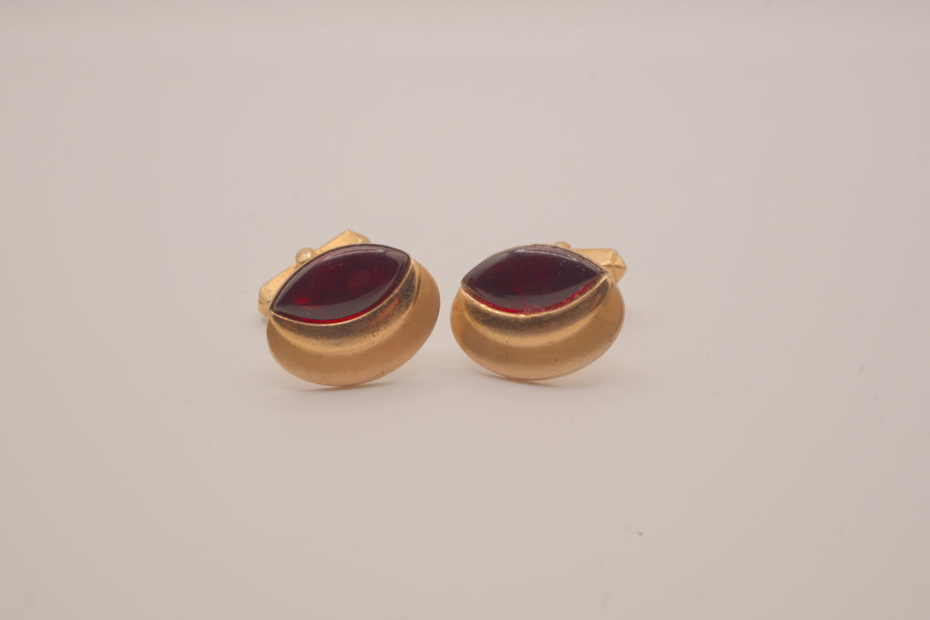 Vintage mid-century cufflink from Swank