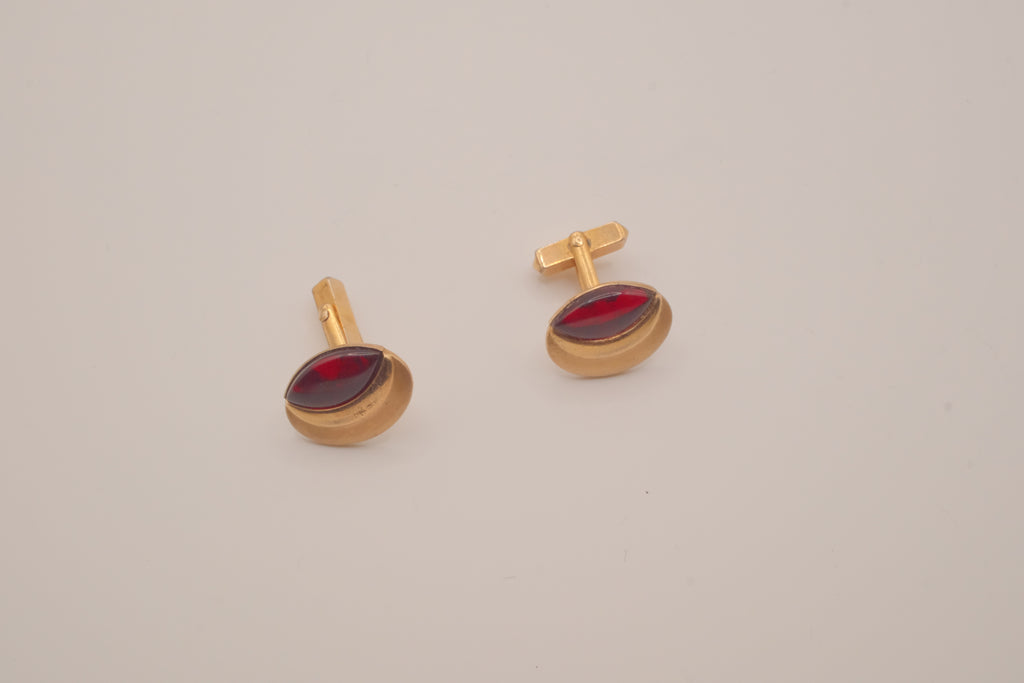 Vintage mid-century cufflink from Swank