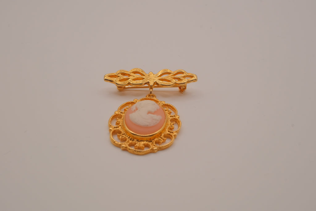 Vintage Cameo dangle brooch&nbsp;