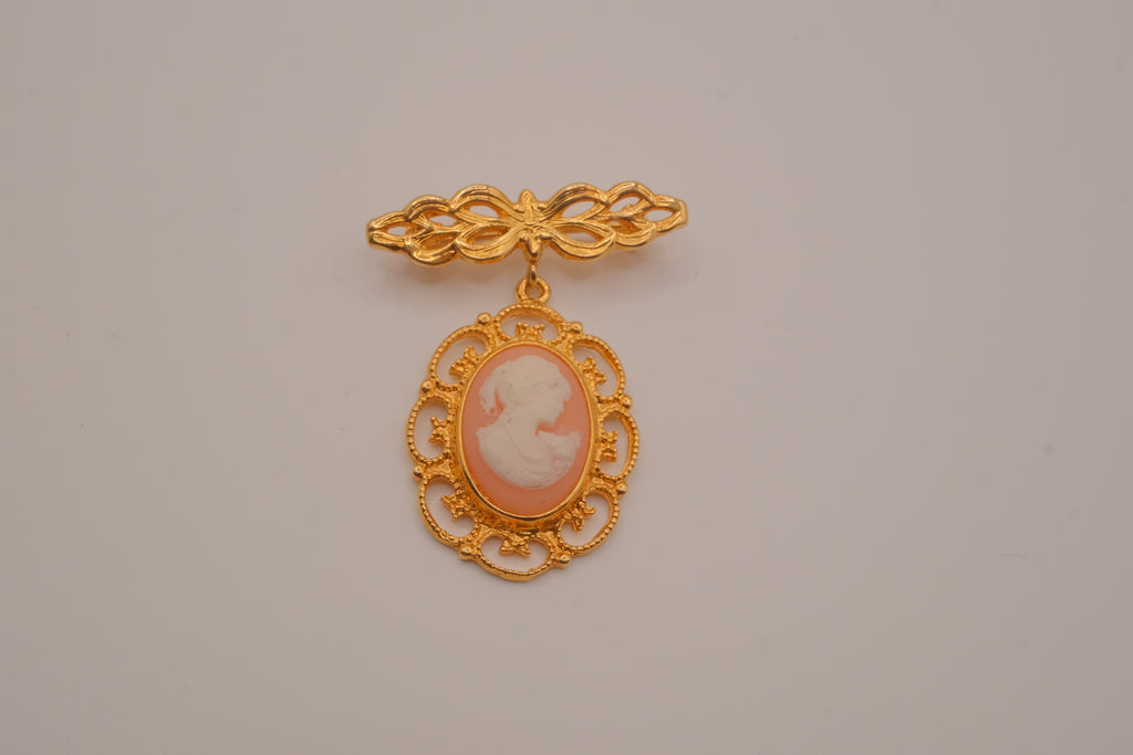 Vintage Cameo dangle brooch&nbsp;