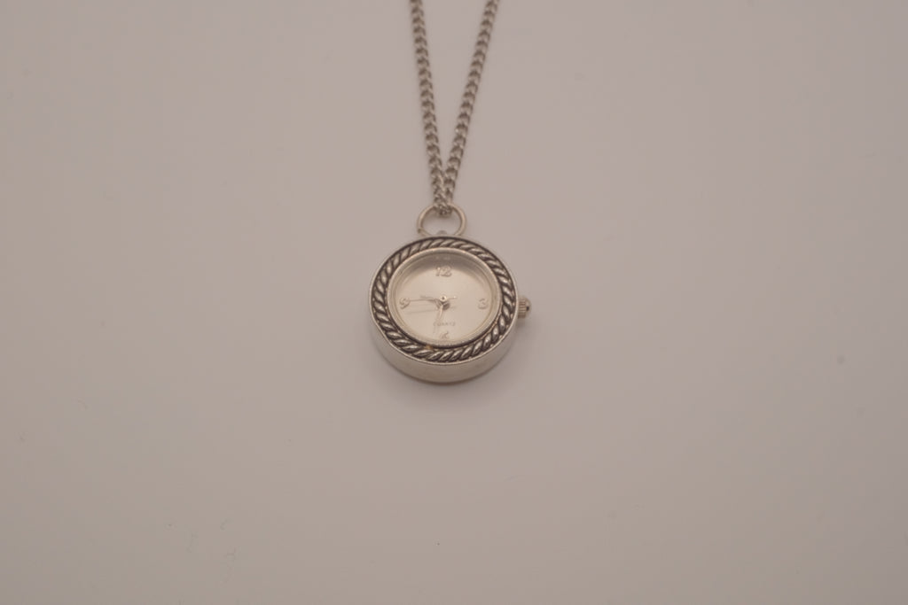 Round quartz pendant watch necklace