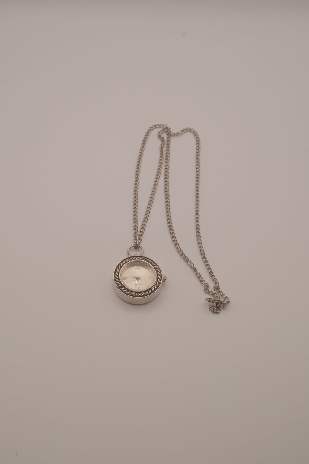 Round quartz pendant watch necklace