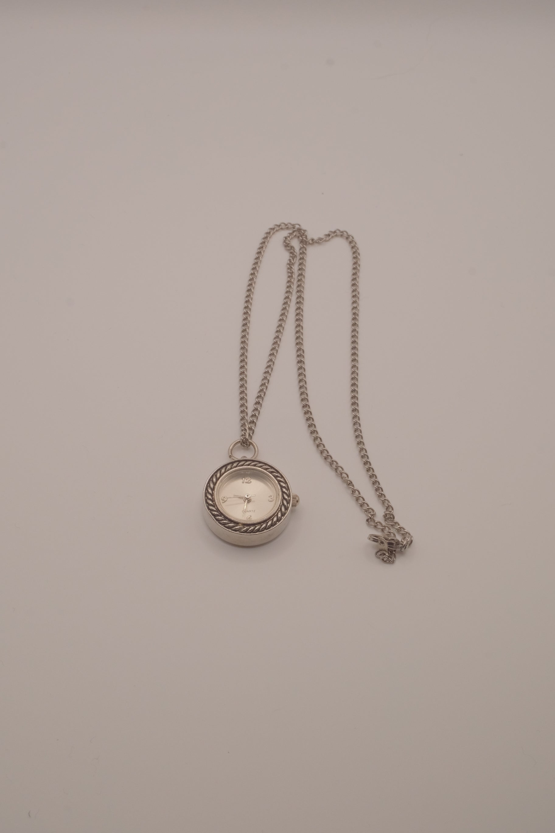 Round quartz pendant watch necklace
