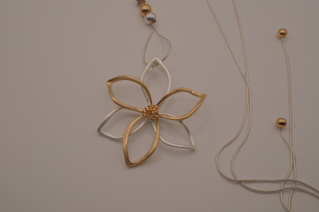 Two-tone openwork flower pendant Bolo tie necklace