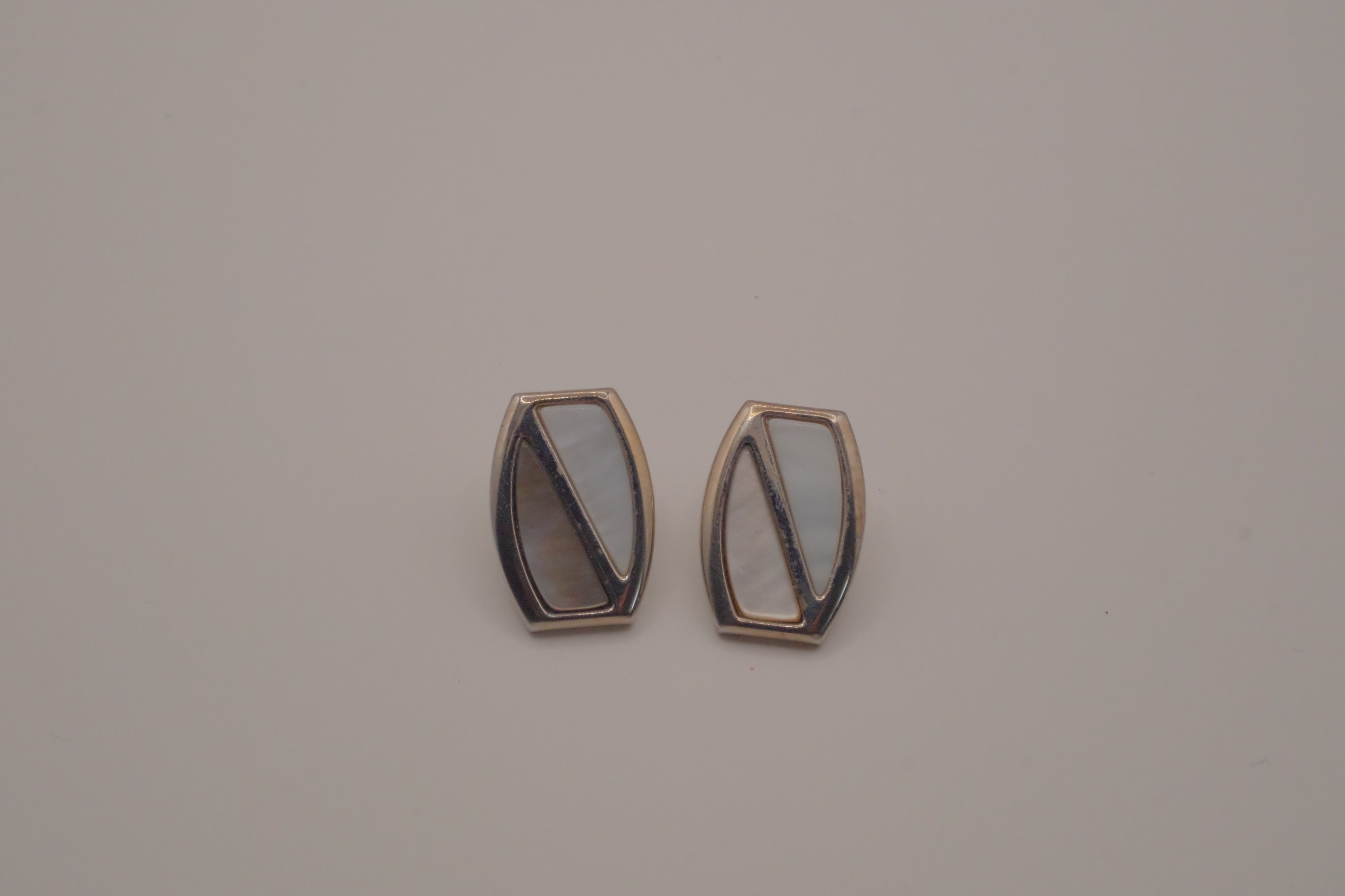 Modernist mother of pearl geometric earrings&nbsp;