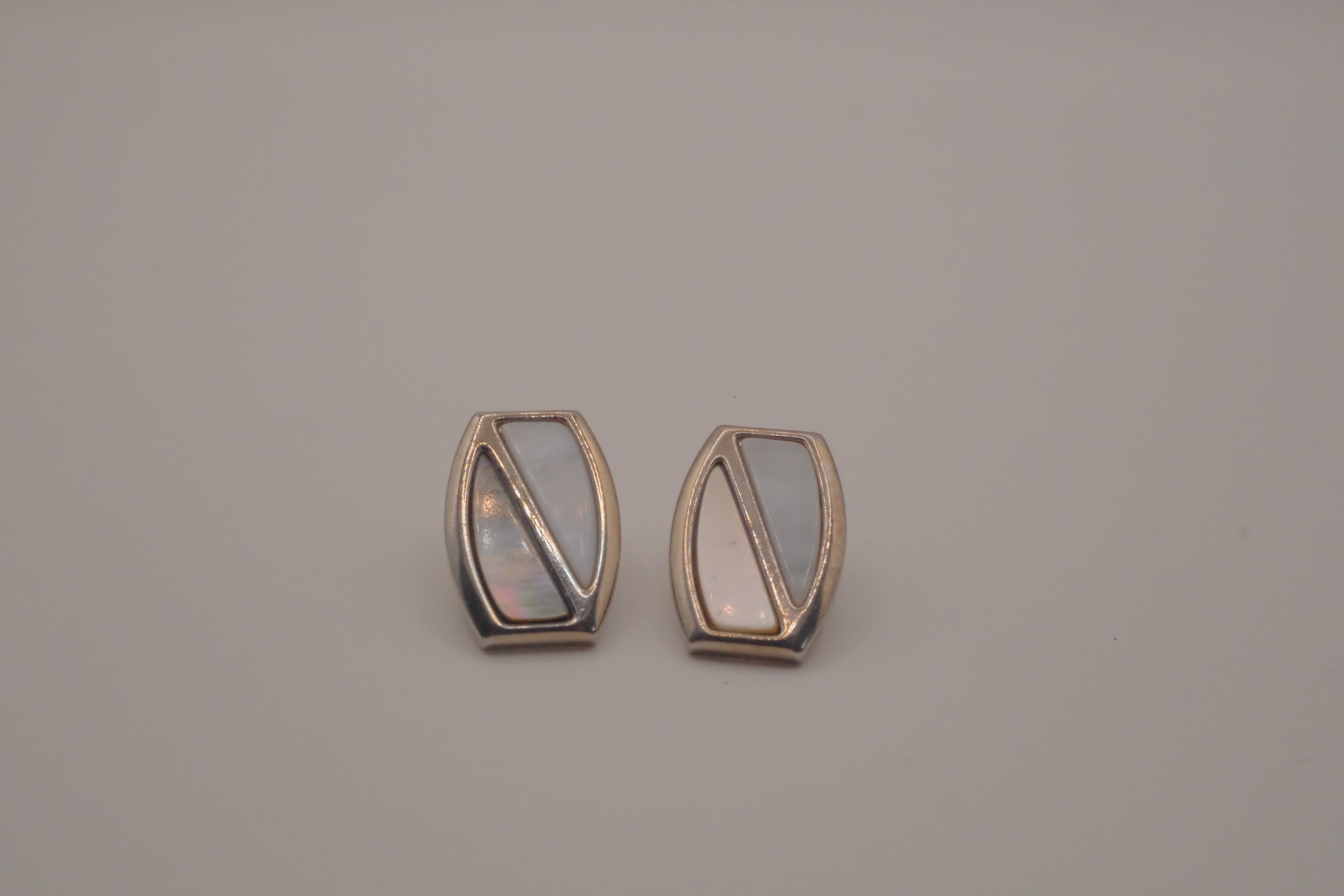 Modernist mother of pearl geometric earrings&nbsp;