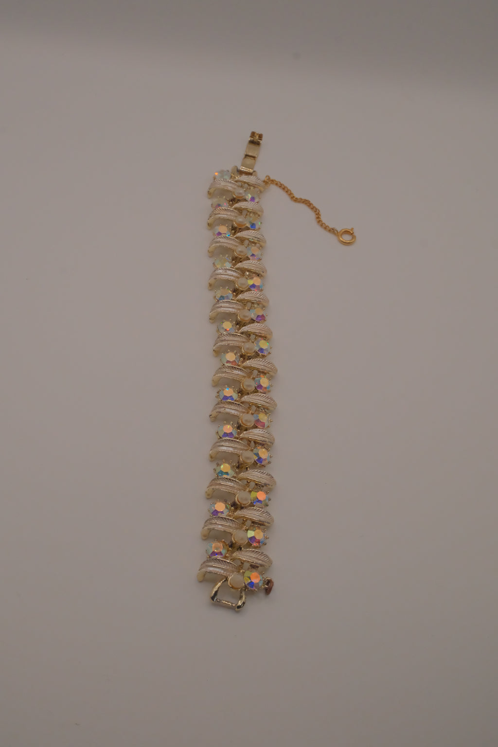 Vintage 1950s rhinestone and faux pearl leaf bracelet