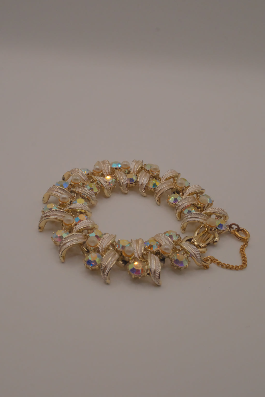 Vintage 1950s rhinestone and faux pearl leaf bracelet