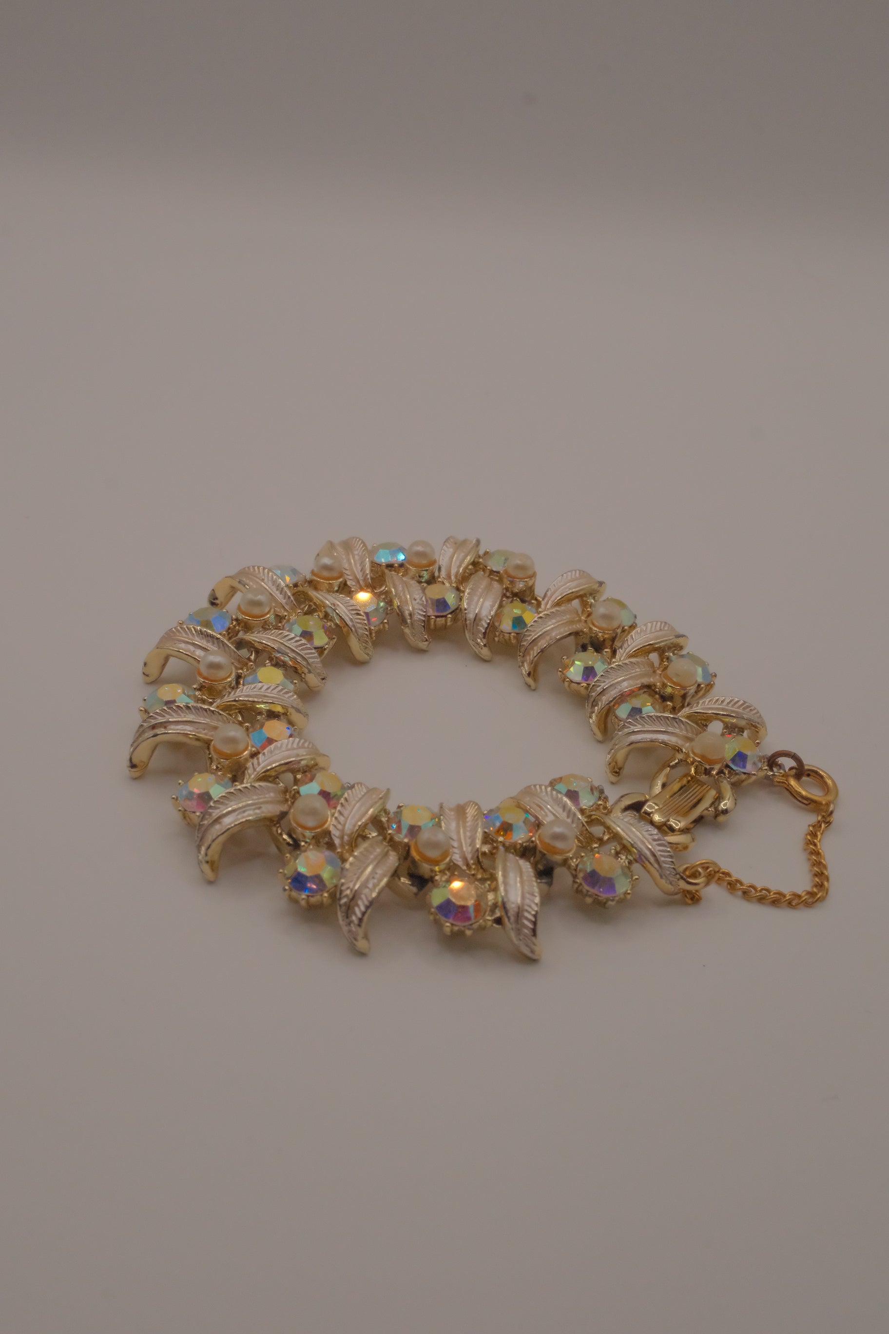 Vintage 1950s rhinestone and faux pearl leaf bracelet