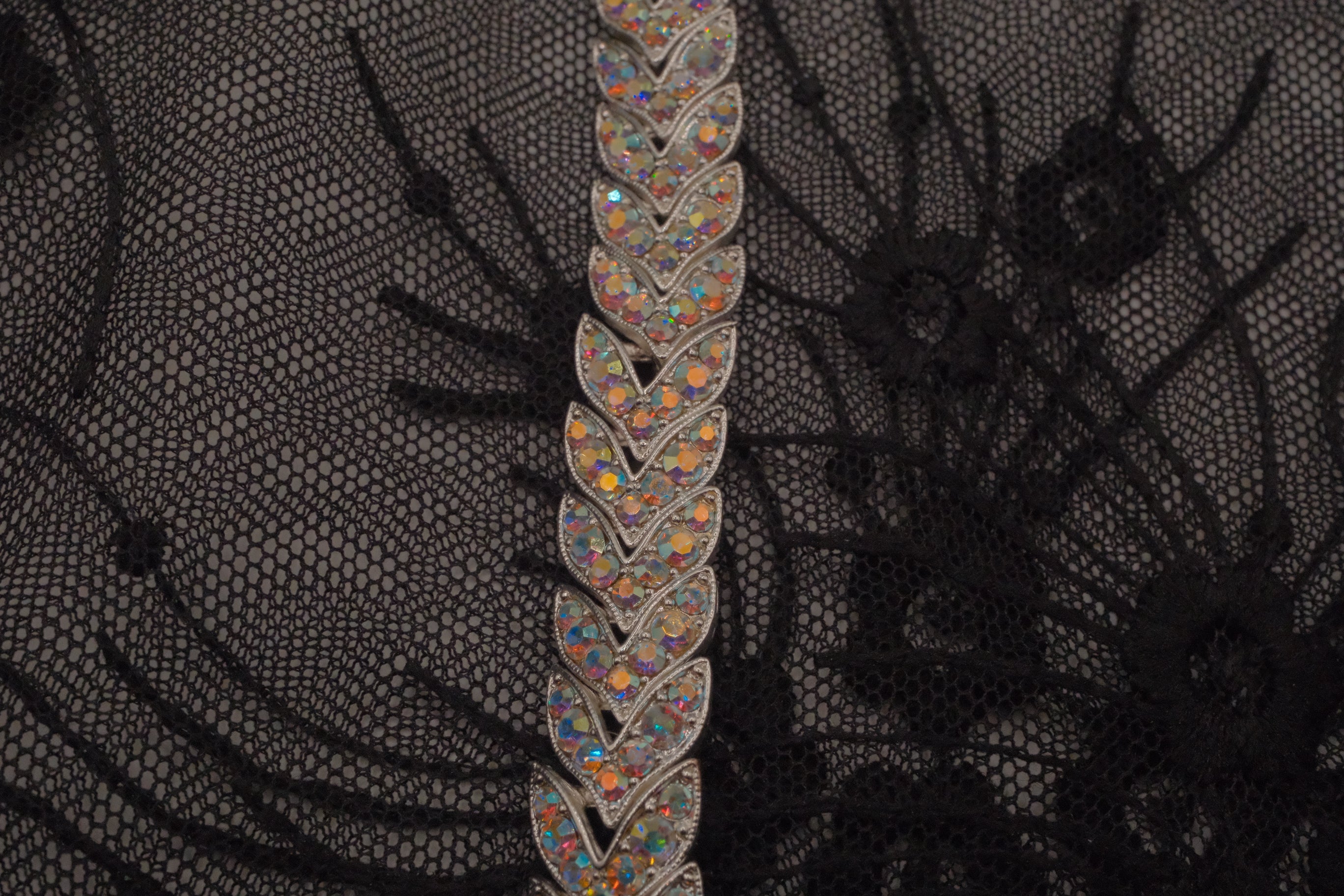 Vintage interlocking leaf-link &nbsp;bracelet